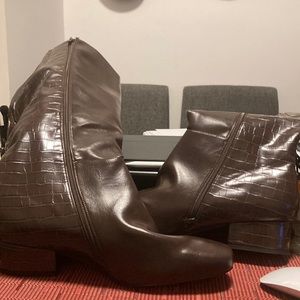 Beautiful Chocolate Brown Boot